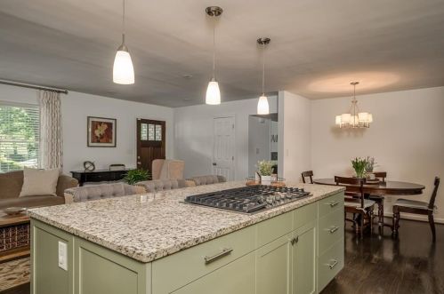 6110 Harleston Rd, Atlanta GA  30328-4108 exterior