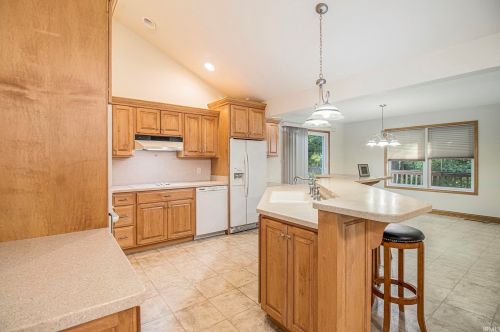 55384 Falling Water Dr, Elkhart IN  46514-0074 exterior