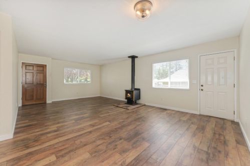 23198 Lone Pine Dr, Auburn, CA 95602-8026