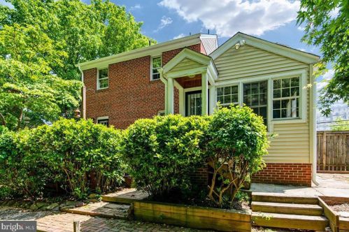 1517 Forest Glen Rd, Silver Spring MD 20910-1122 exterior