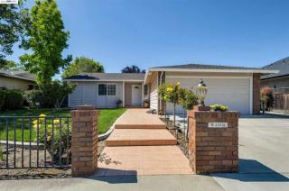 4106 Alvarado St, Pleasanton, CA 94566-5604