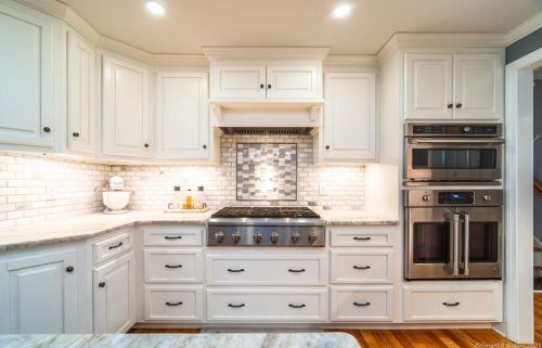 3 Farm Ct, Wallingford, CT 06492-3251