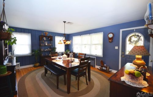317 New Durham Rd, Piscataway, NJ 08854-5311