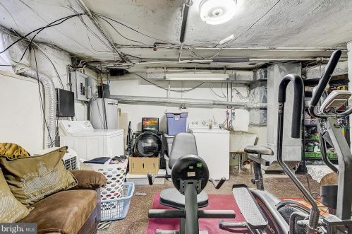 6004 10th St, Philadelphia PA 19141-3703 exterior