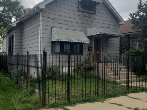 2212 Lavergne Ave, Chicago, IL 60639-3231