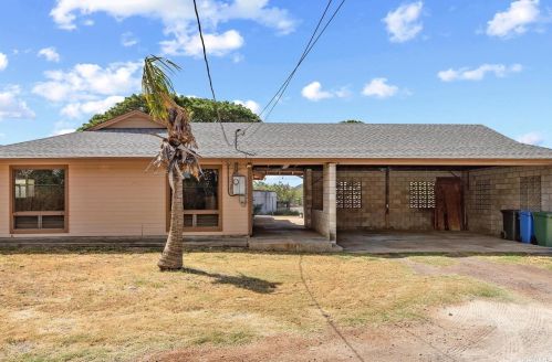 86-202 Puhawai Rd, Nanakuli, HI 96792-2714