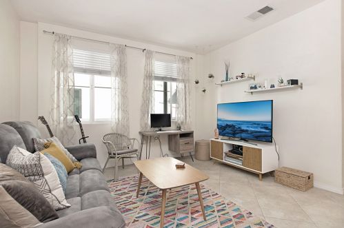 3957 30th St, San Diego, CA 92104-3076