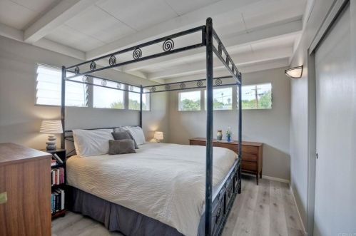 1111 Oak Dr, Vista CA  92084-4659 exterior