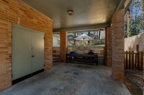 3862 Ensign Dr, Atlanta GA  30341-1836 exterior