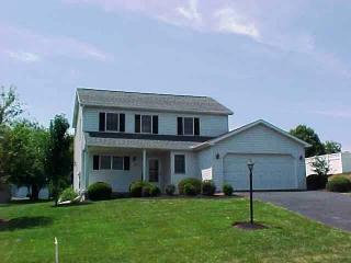 134 Fieldstone Dr, Carlisle, PA 17015-9036
