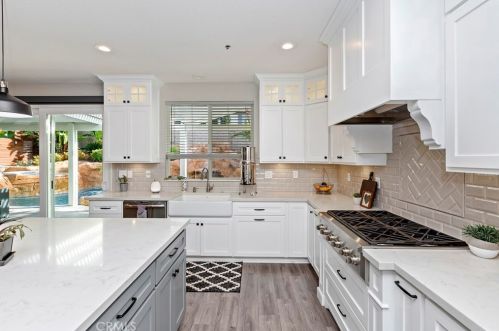 9564 Chandelle Way, Riverside CA  92508-6810 exterior