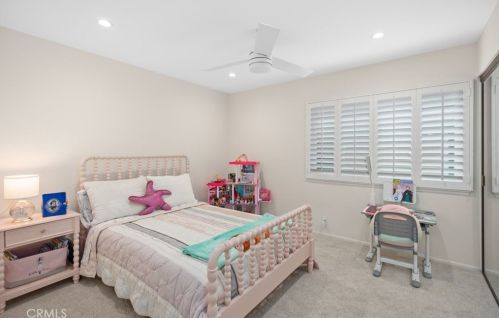 10 Vispera, Irvine CA  92620-2127 exterior