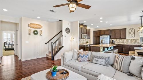 5283 Gramercy Cir, Fairfield CA  94533-6680 exterior