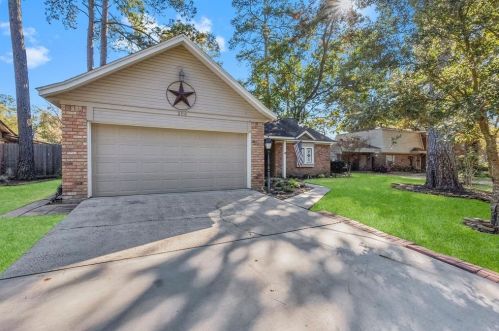 206 Deep Dl Ln, Conroe TX  77304-7208 exterior