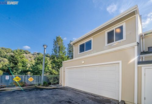 5371 San Simeon Pl, Hayward, CA 94552-2645