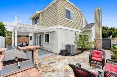 58 Riverstone, Irvine CA  92606-7605 exterior