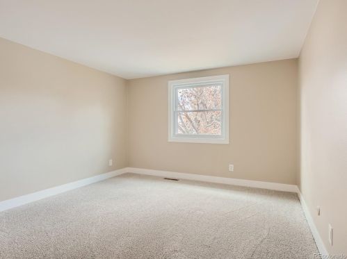 7083 Oneida Cir, Englewood CO  80112-1125 exterior