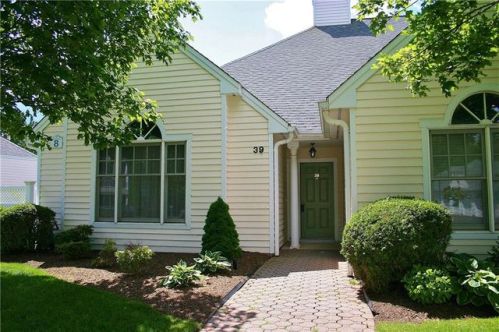 39 Southwick Ct, Cheshire, CT 06410-3495