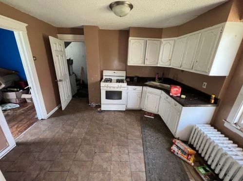 4137 Elm Ave, Lyons, IL 60534-1433
