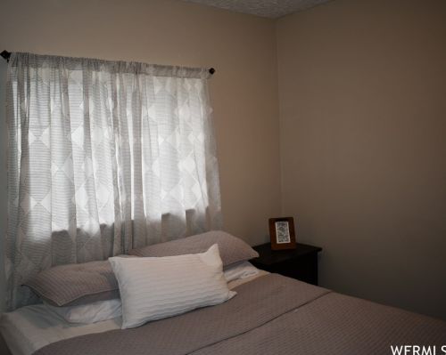 3034 Linton Dr, Taylorsville UT 84088-4632 exterior