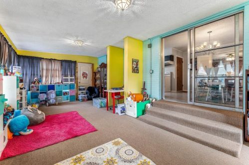 1225 Oriole Ln, Garland TX 75042-8024 exterior