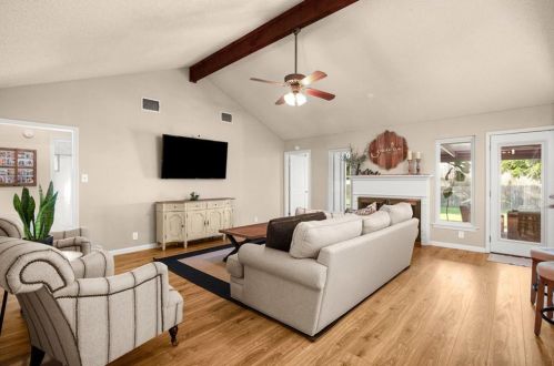 2207 Baltusrol Dr, Austin TX  78747-1202 exterior