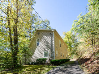 2129 Duck Pond Ln, Pigeon Forge, TN 37876-6154