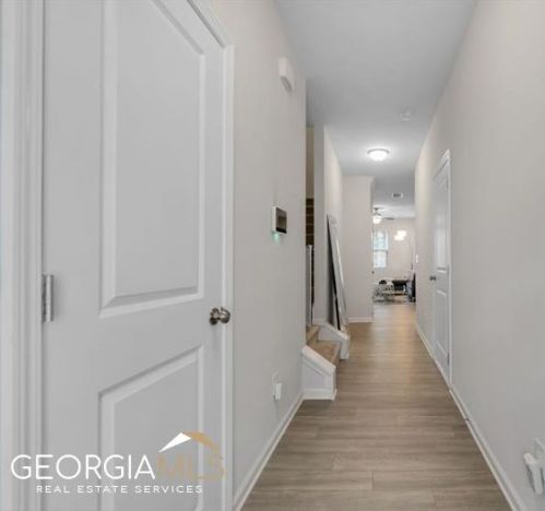 3132 Meadowstone Ln, Atlanta GA  30331-2939 exterior