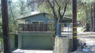 7053 Juniper Dr, Redding, CA 96003-9762