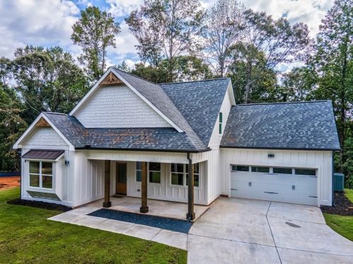 3267 Cooper Bridge Rd, Gainesville, GA 30507-8815