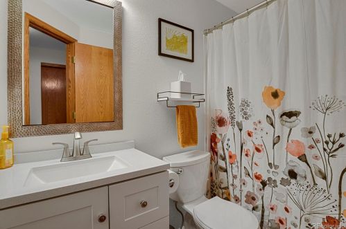 374 Wheat Berry Dr, Erie CO  80516-6824 exterior