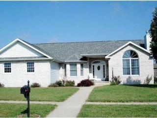323 Eagle Ridge Dr, Chatham, IL 62629-2037