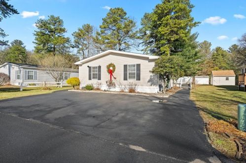26 Sandra Cir, Coventry, RI 02816-4022
