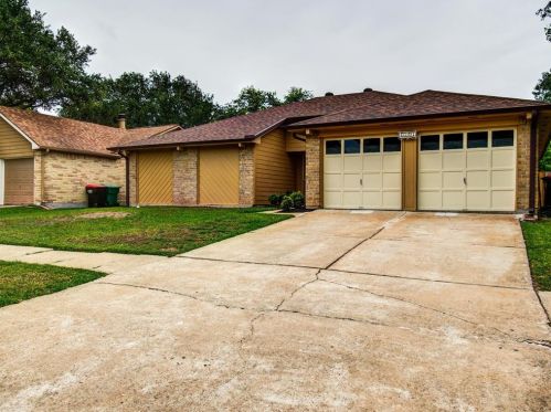 6727 Harpers Dr, Richmond TX  77469-5908 exterior