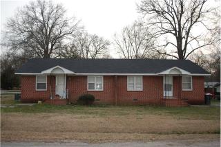 1104 Summer St, Manchester, TN 37355-2342