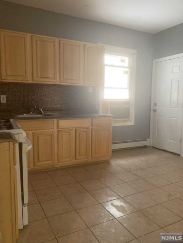 78 4th St, Paterson NJ  07522-1358 exterior