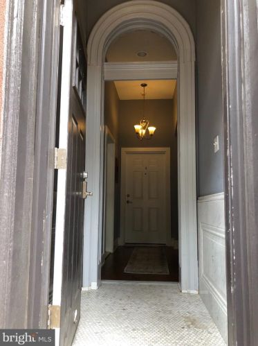 1321 Franklin St, Philadelphia, PA 19122-4325