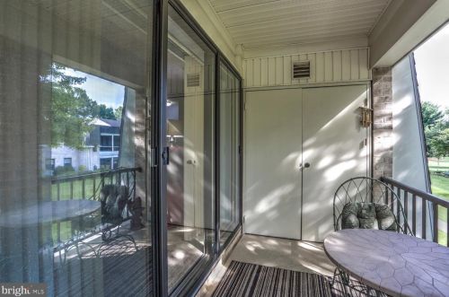 33 Valleybrook Dr, Lancaster PA  17601-4612 exterior