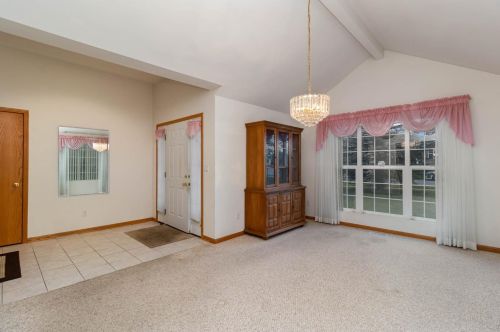 401 Edgewater Dr, Hobart, IN 46342-2363