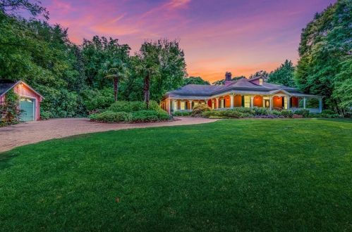 201 Concord Rd, Smyrna GA  30082-3701 exterior