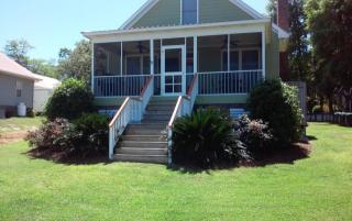 166 Riverside Dr, Eutawville, SC 29048-9442