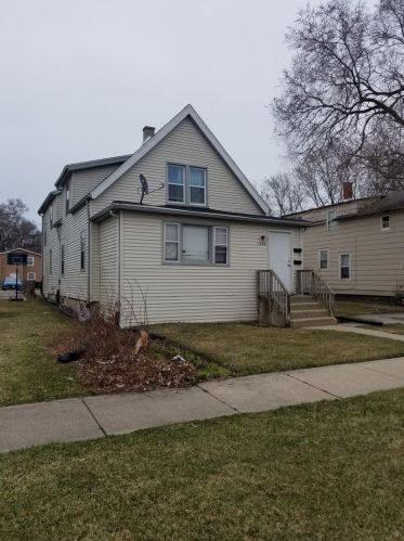 1505 Glenn Dr, North Chicago, IL 60064-1830
