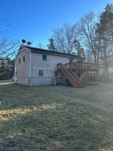 8 Crescent Rd, Andover, NJ 07821-2249