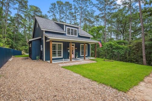 14 Sunny Hill Dr, Stephen Creek, TX 77331-3224