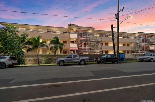 2140 10th Ave, Honolulu HI  96816-3012 exterior