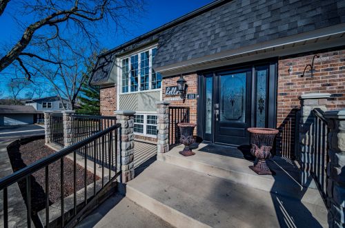 418 Liberty Dr, Lemont IL  60440-1260 exterior