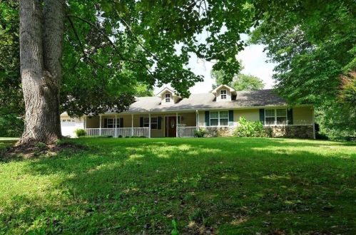 832 Fincher Rd, Holly Springs, GA 30114-7641