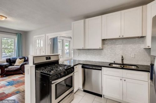1072 Charles Ave, Saint Paul MN  55104-2617 exterior