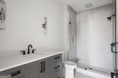 695 Moores Mill Rd, Atlanta GA  30327-0015 exterior