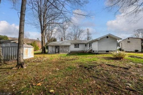 15 John St, Hackettstown NJ  07840-2626 exterior